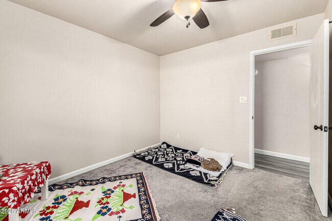 Building Photo - 2502 E Malibu Dr