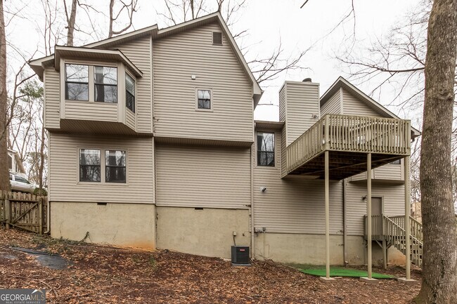 Building Photo - 1038 Summer Pl NW