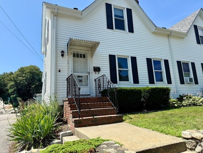 Building Photo - 410 Court St