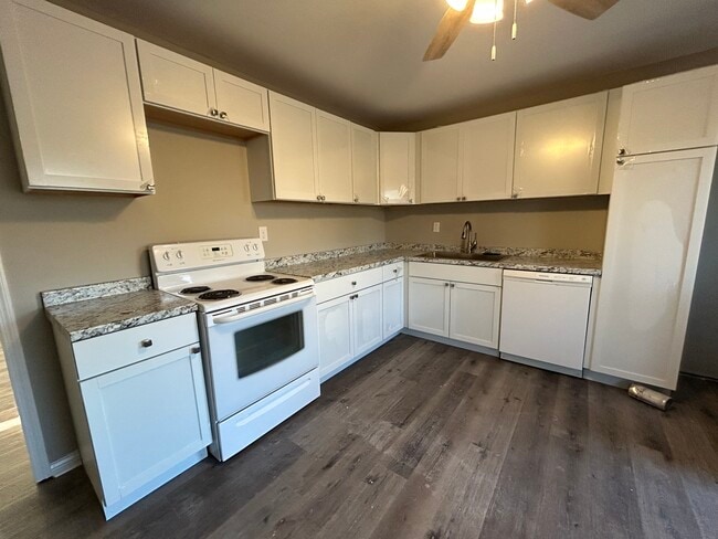 Building Photo - Cranston