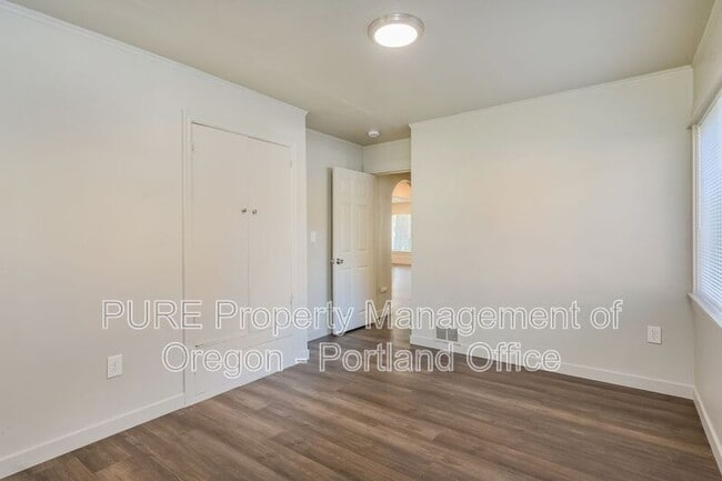 Building Photo - 4632 SE 122nd Ave