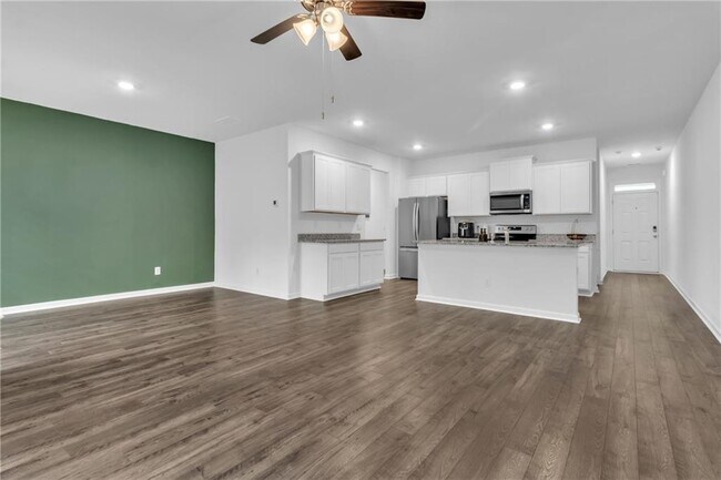 Building Photo - 1560 Gray Br Ct