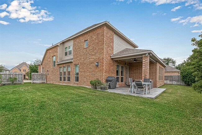 Building Photo - 13306 Stoneleigh Terrace Dr