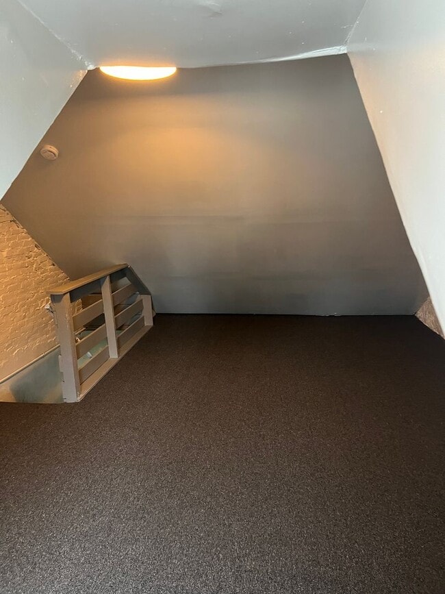 Building Photo - Lovely Three Bedroom House in Lancaster City