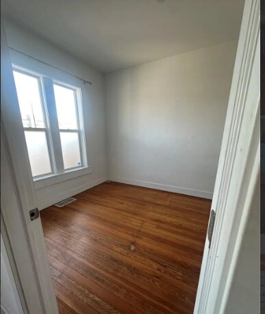 Building Photo - 418 W 43rd Ave