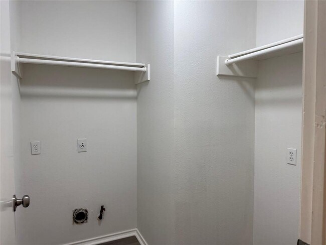 Building Photo - 16910 Pheasant Ridge Dr
