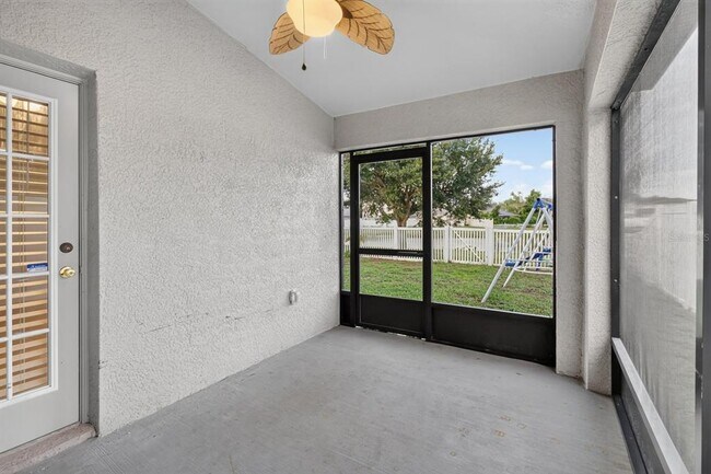 Building Photo - 7961 Carriage Pointe Dr