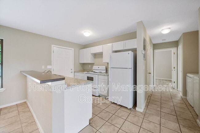 Building Photo - 306 E Cheryl Dr