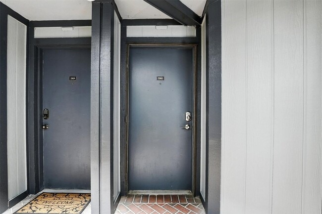 Building Photo - 3966 Atrium Dr