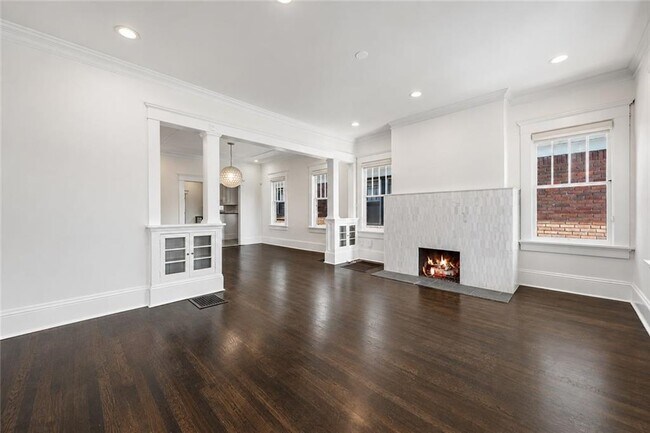 Building Photo - 620 Kennesaw Ave NE