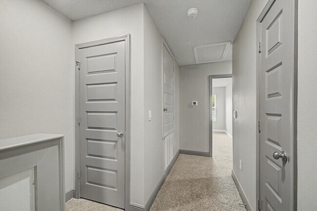 Building Photo - 9055 Golden Eye Dr
