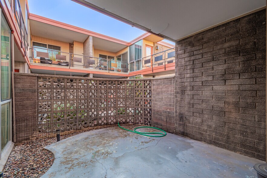 Building Photo - 1225 E Medlock Dr