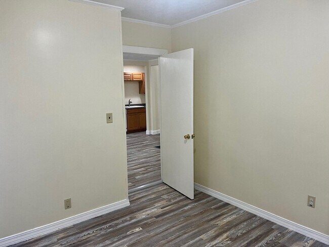 Building Photo - 233 Division St