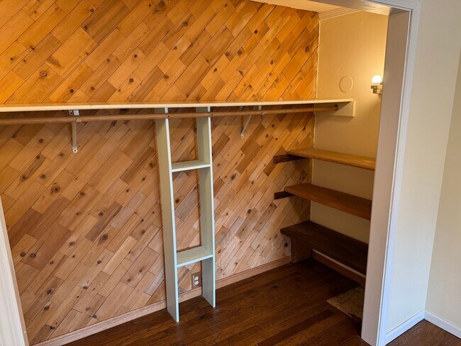 Building Photo - Charming 1-bedroom, 1-bath apartment in the Santa Clara area!