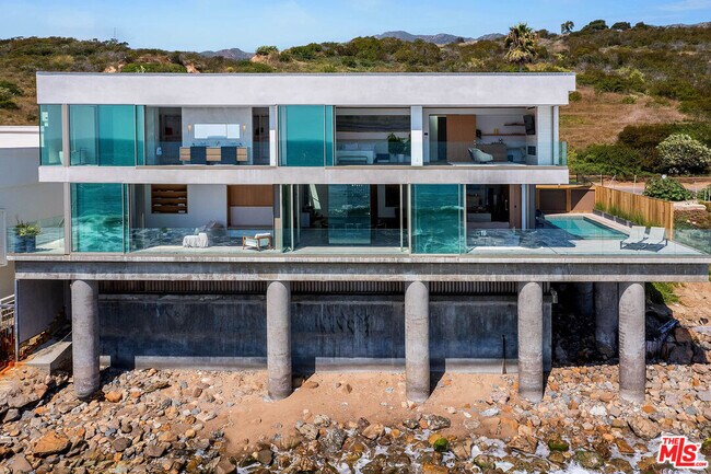 Building Photo - 24300 Malibu Rd