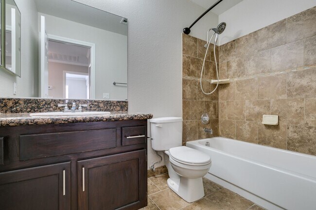 Building Photo - Amazing 3-bdrm home in Green Valley!