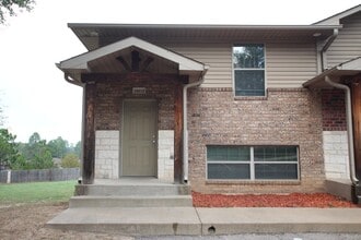 Building Photo - 15984 FM Rd 16