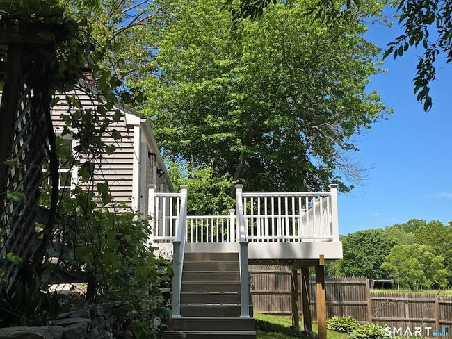 Building Photo - 157 S River Rd