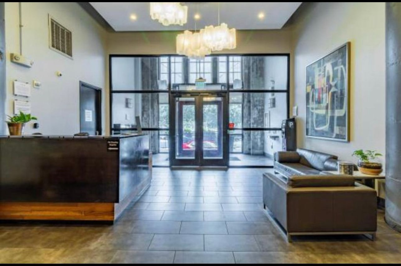 main lobby - 1122 Jackson St