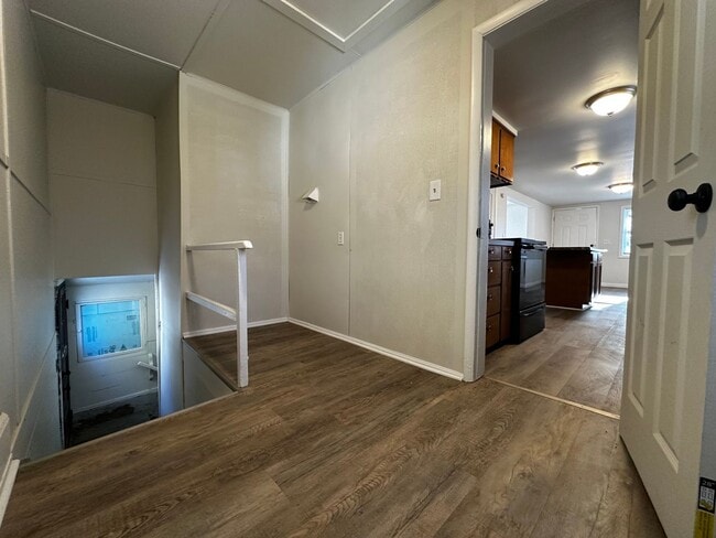 Building Photo - Recently Renovated 3 Bedroom 1 Bath Single...