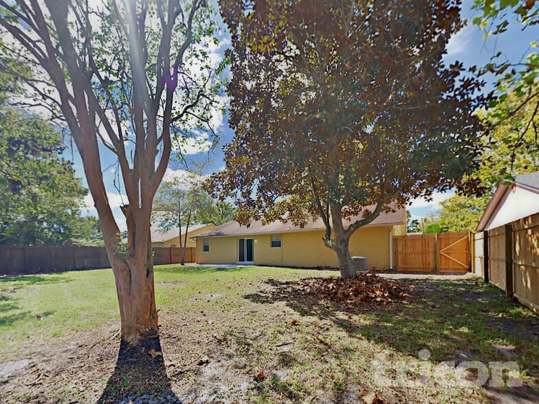 Building Photo - 1227 Cimmaron Dr