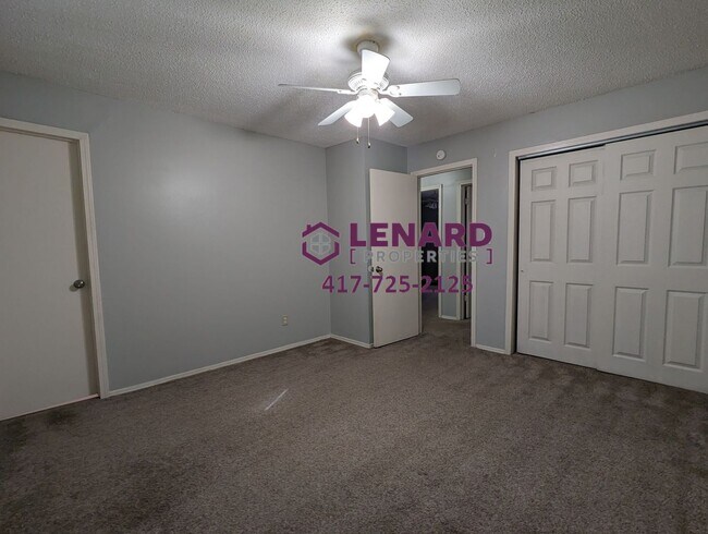 Building Photo - Spacious 3 Bedroom Home!