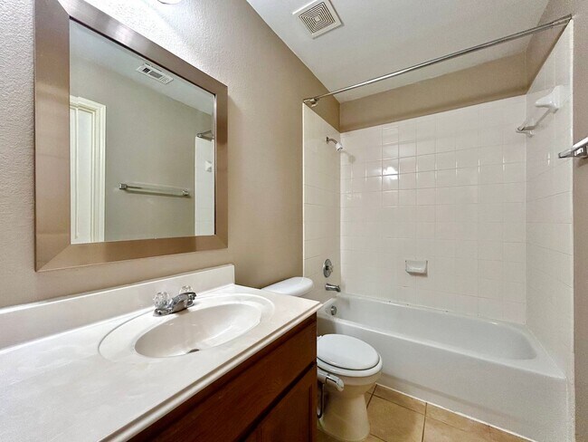 Building Photo - 13012 Kenswick Dr