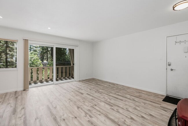 Building Photo - Incline Village: Condo - 2 Bedrooms, 1 Bathroom, Remodeled