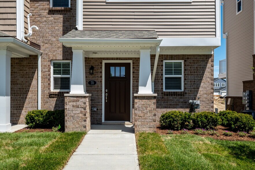 Building Photo - 2500 Normandy Rd