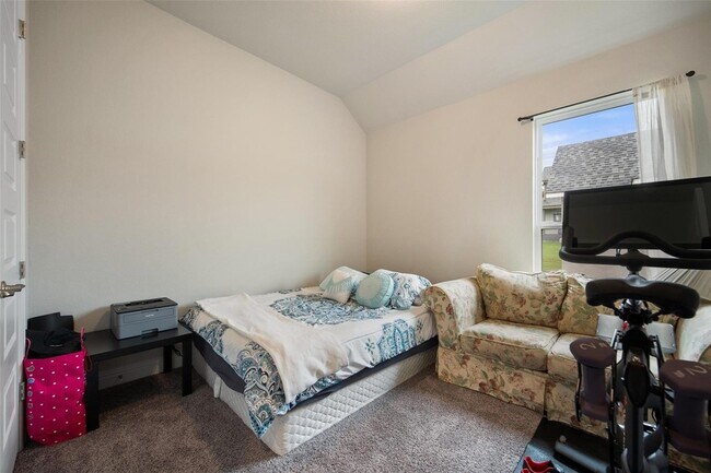 Building Photo - 127 Buteo St