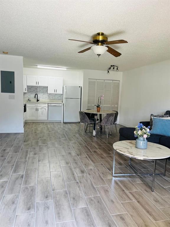 Building Photo - 345 Forestway Cir