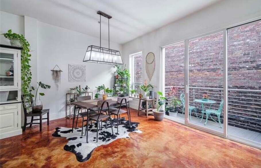 Building Photo - 840 Tchoupitoulas St