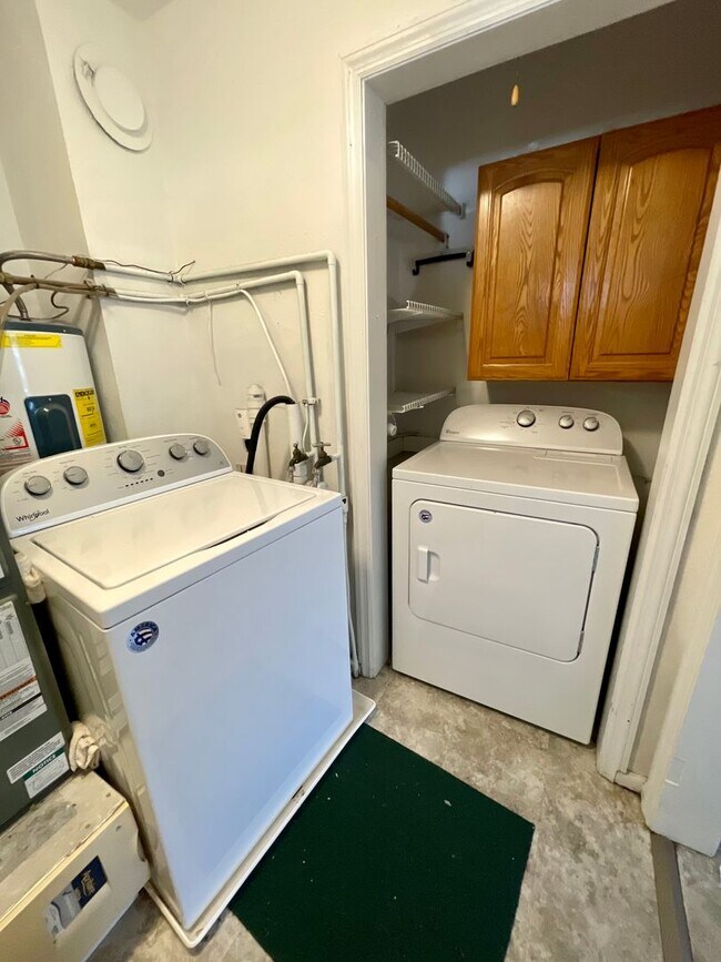 Building Photo - Farrington Grove 2 bdrm, 1 bath Beauty – Fenced Yard + Garage!