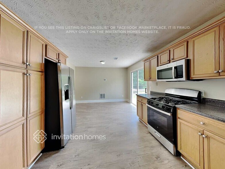 Building Photo - 3191 Grand Central Dr