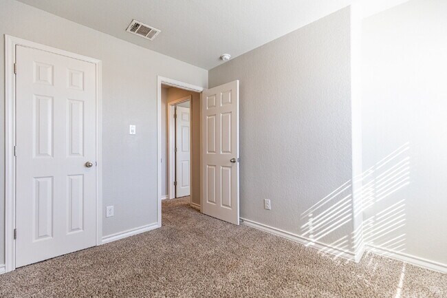 Building Photo - 6265 Eddie Way