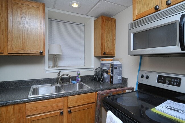 Building Photo - Charming 2-Bedroom Home in the Heart of Co...