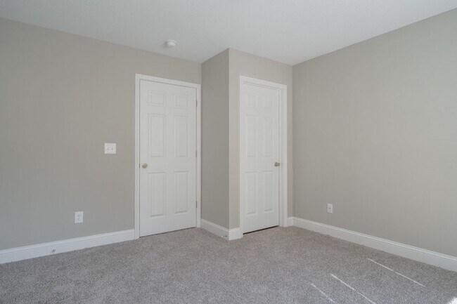 Building Photo - 91 E Main St