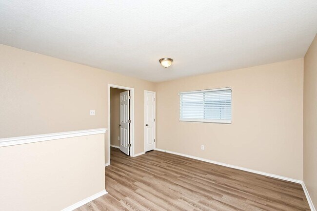 Building Photo - 7160 Little Mohican Dr