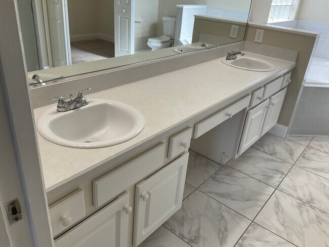 Building Photo - 7203 Remington Oaks Dr