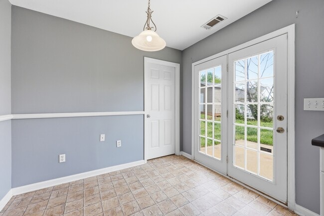 Building Photo - 3911 Hathaway Hills Dr