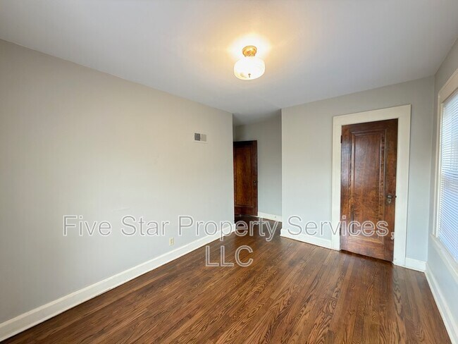 Building Photo - 604 Bryn Mawr Blvd