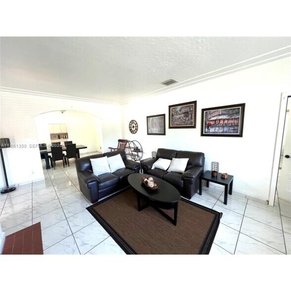 Building Photo - 2235 SW 23rd Ave