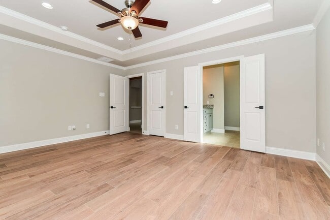 Building Photo - 309 Peachtree Ln