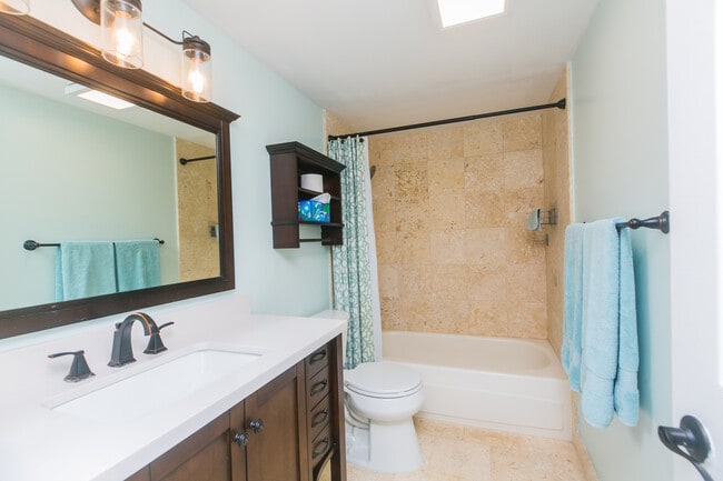 Building Photo - 202 Noke St