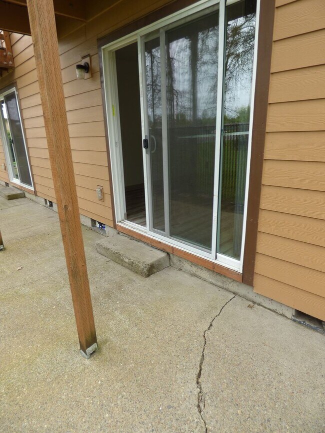 Building Photo - Lancaster Townhomes