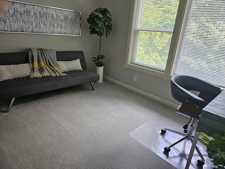 Building Photo - 13518 SW Hillshire Dr