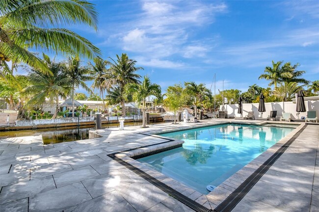 Building Photo - 2531 Gulfstream Ln