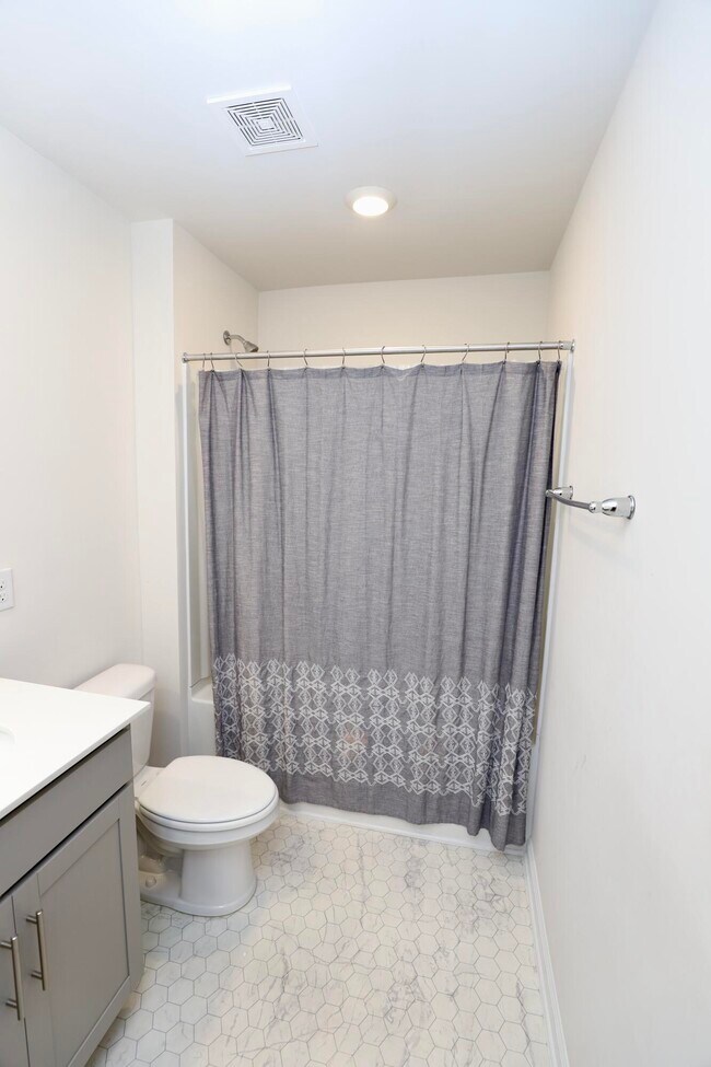 Building Photo - 352 Sandbach Rd