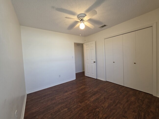 Building Photo - 2289 Estate Cir