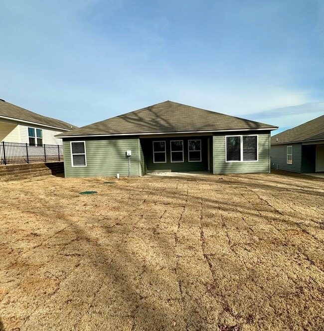 Building Photo - Pre-Leasing Now | Stylish 3 Bedroom, 2 Bathroom Home Designed for Comfortable Living